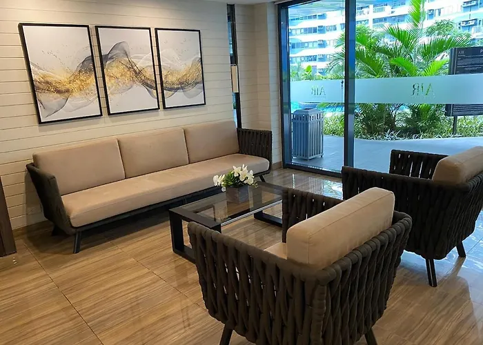 Makati Ayala Luxury Stylish Uncle Sam Gym Swim Park 300 Mb 2641 Manila