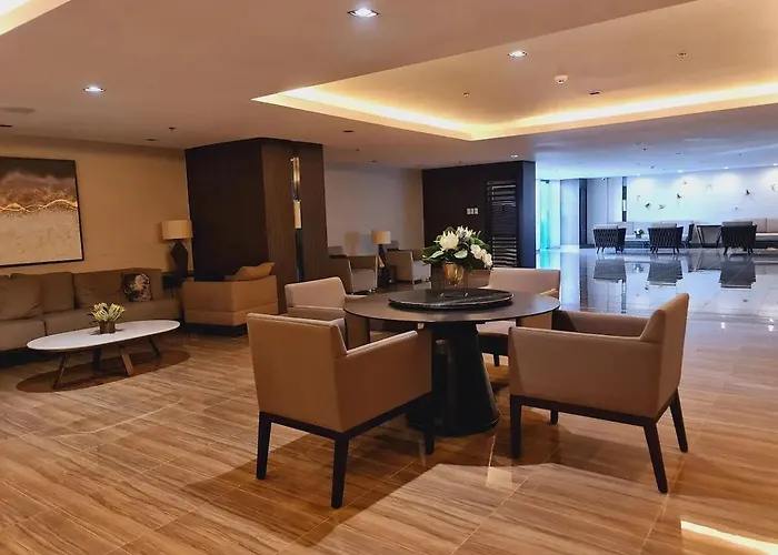 Makati Ayala Luxury Stylish Uncle Sam Gym Swim Park 300 Mb 2641