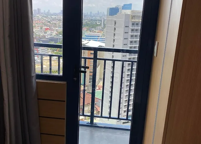 Makati Ayala Luxury Stylish Uncle Sam Gym Swim Park 300 Mb 2641 Apartamento Manila