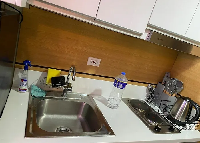 Apartamento Makati Ayala Luxury Stylish Uncle Sam Gym Swim Park 300 Mb 2641 Manila